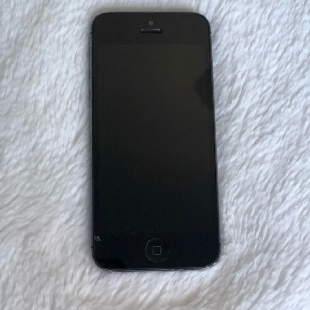 🚫SOLD🚫iPhone 5 Black and Slate
